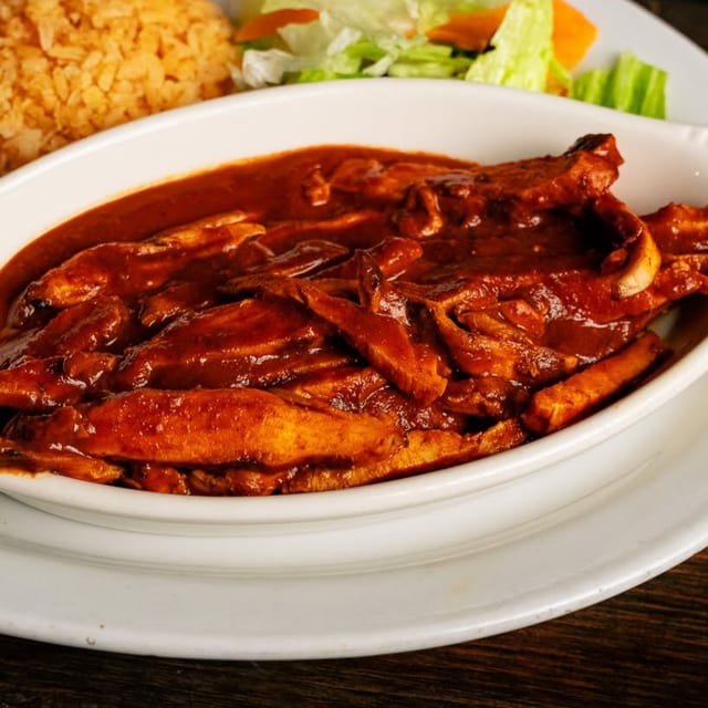 Pollo Mole A/C.