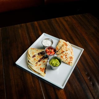 Quesadilla Con Todo